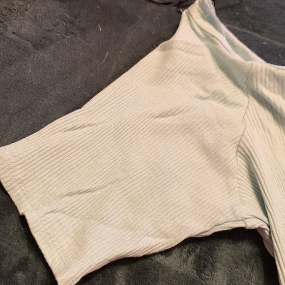 NWOT.  H&M off the shoulder top.  XXL. - Picture 6 of 7